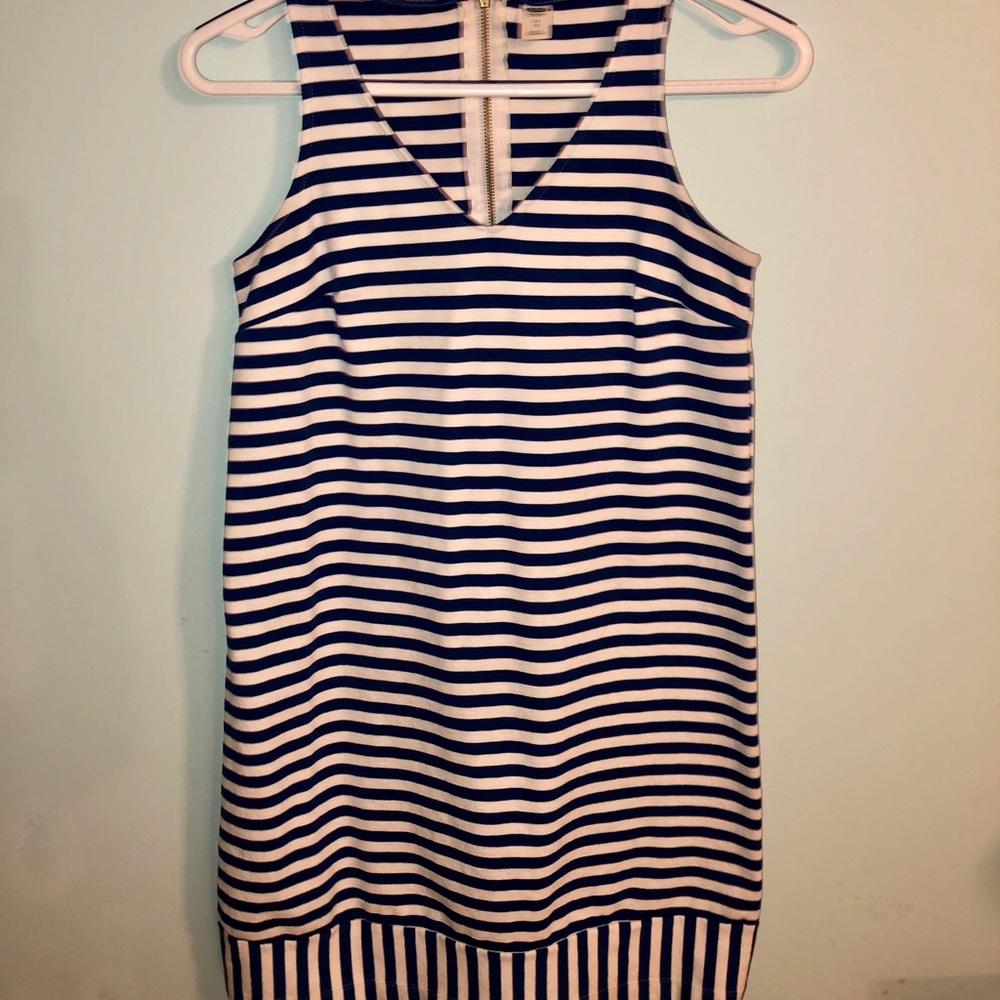 XS White & Navy sleeveless dress.